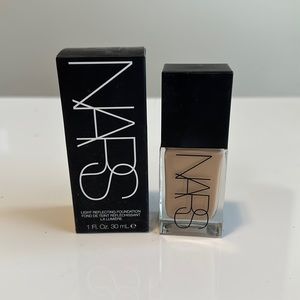 NARS Light Reflecting Foundation Deauville